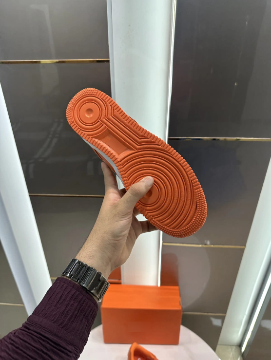 Airforce 1 Low Retro Safety Orange Sneakers